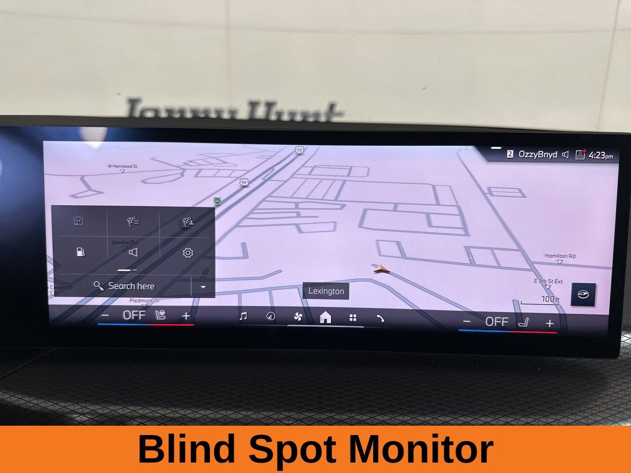 Used 2025 BMW 330i Sedan w/ Convenience Package image 18