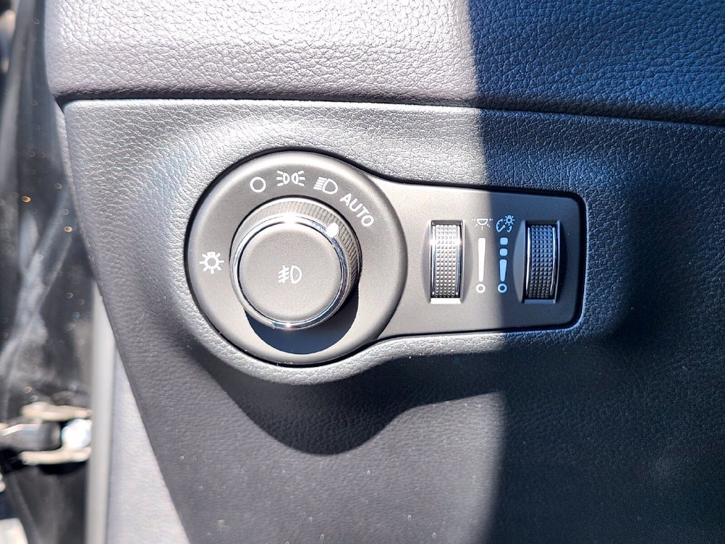 Used 2021 Jeep Compass Latitude w/ Convenience Group AWD/4WD image 23