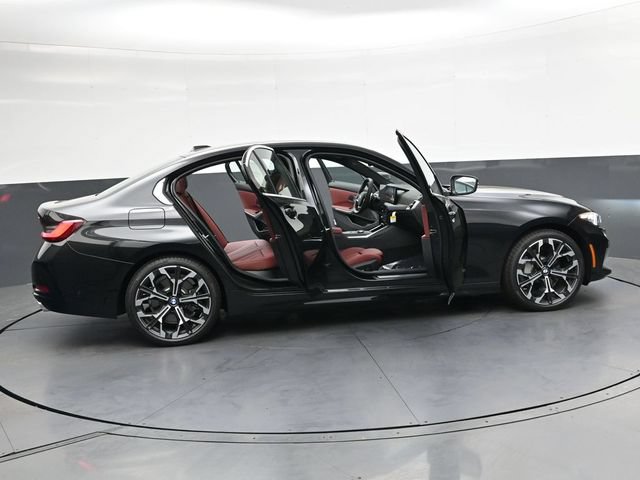 Certified 2026 BMW 330i Sedan w/ Premium Package RWD image 37