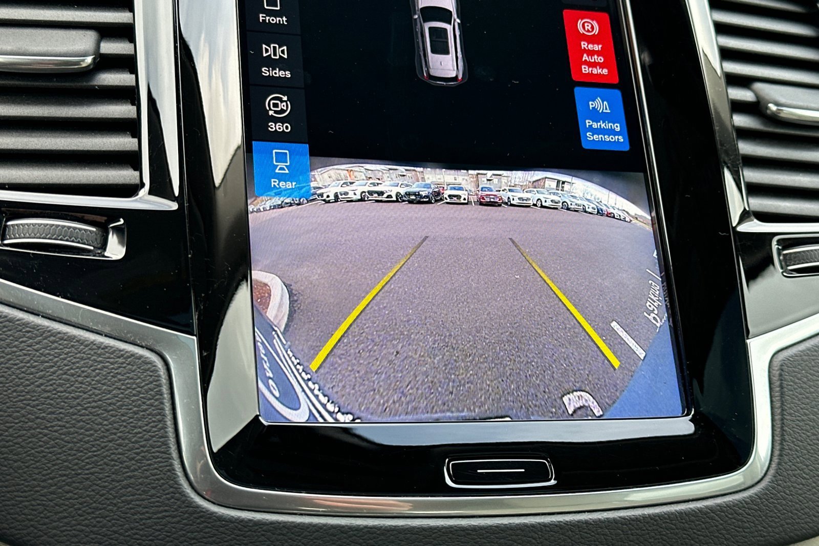 Used 2023 Volvo XC90 T8 Ultimate image 24