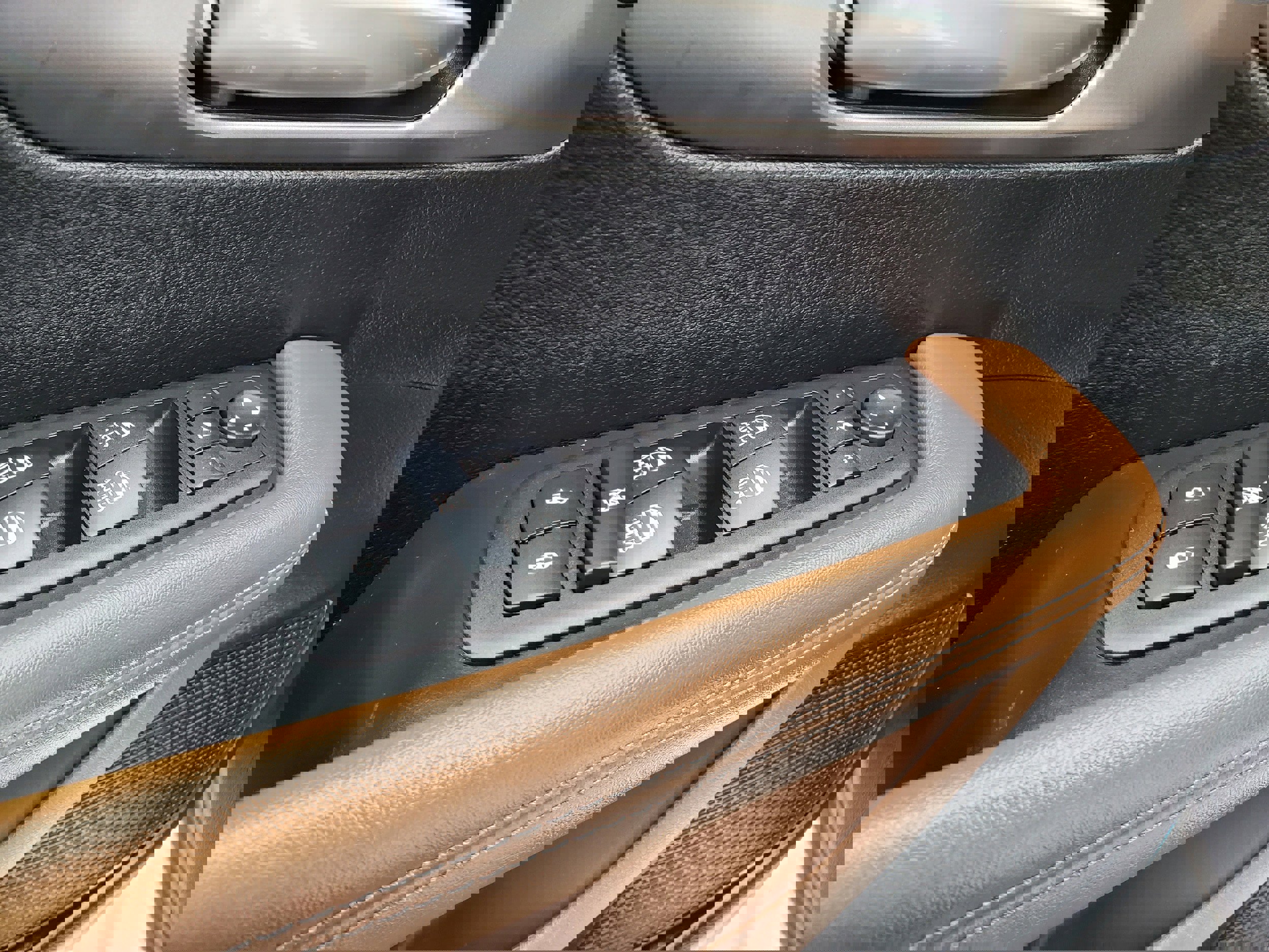 Used 2019 Chrysler Pacifica Limited w/ Tire & Wheel Group image 12