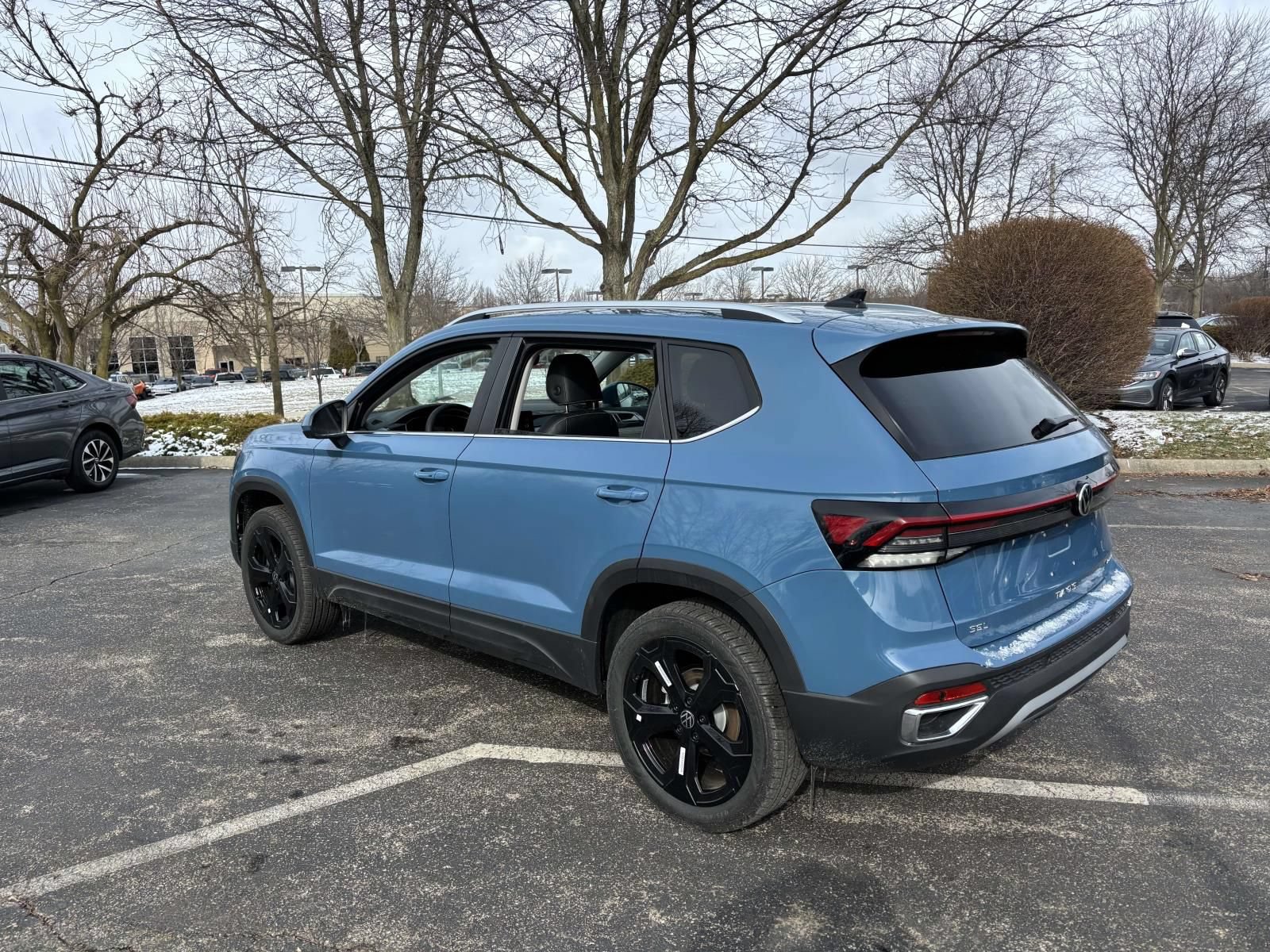 New 2026 Volkswagen Taos SEL AWD/4WD image 5