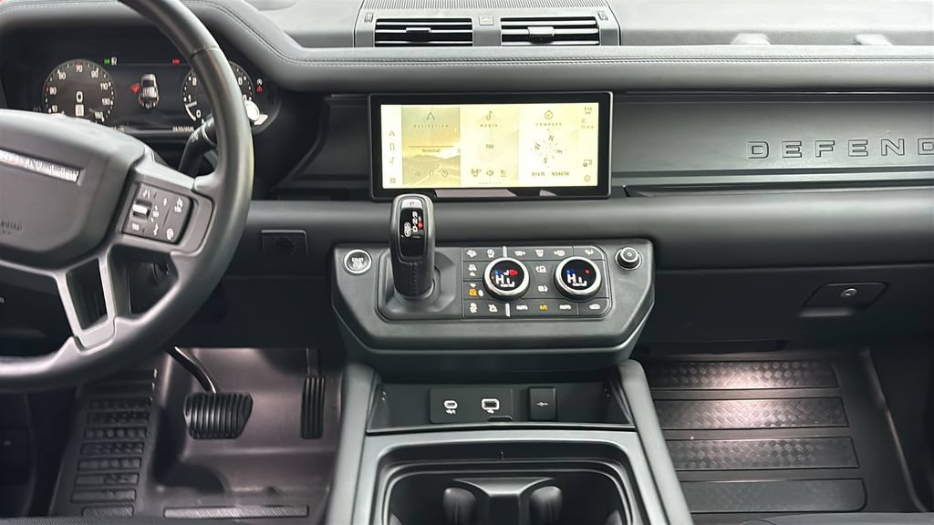 Used 2024 Land Rover Defender 110 X-Dynamic SE AWD/4WD image 6