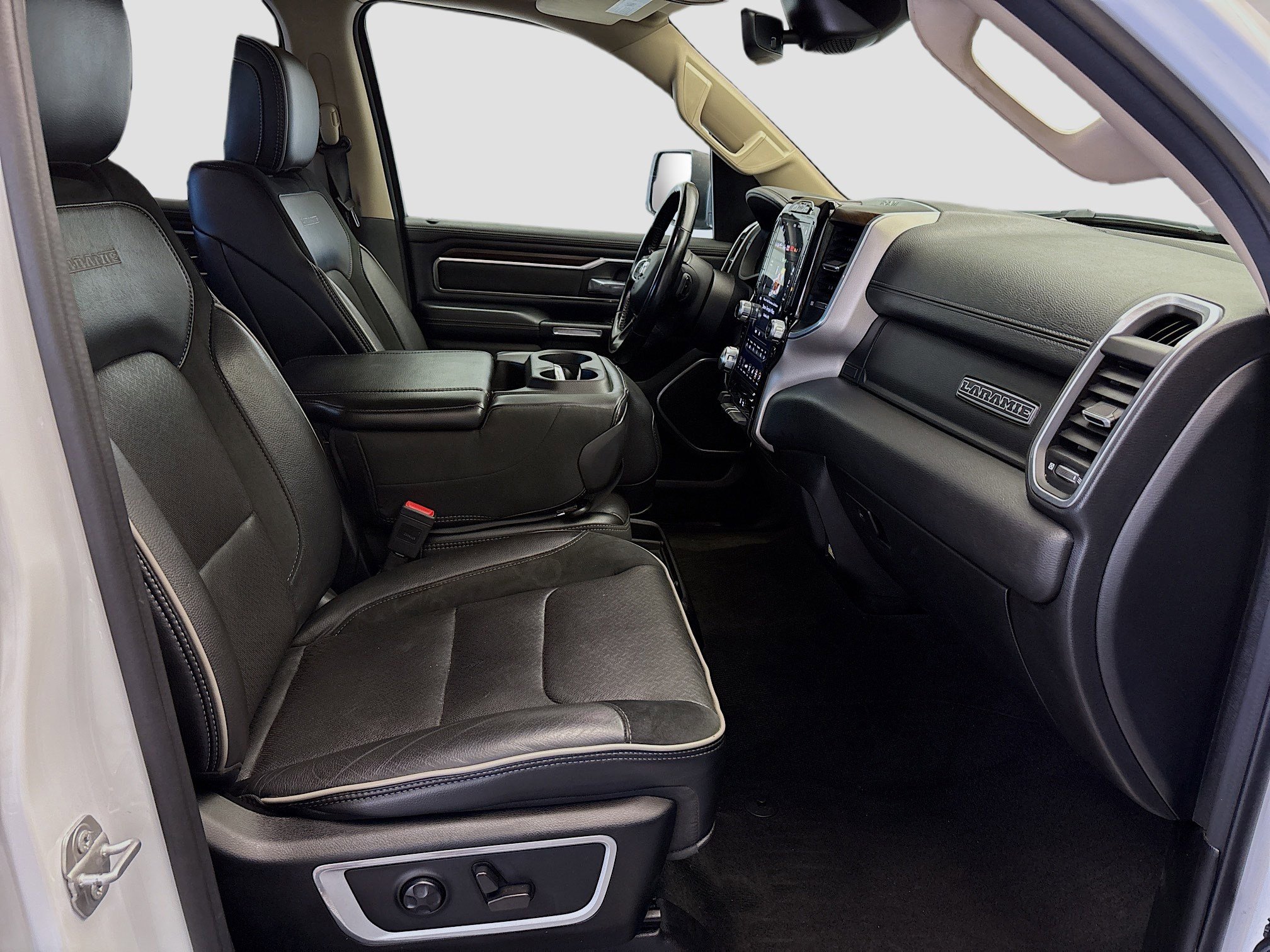 Used 2021 RAM 1500 Laramie image 17