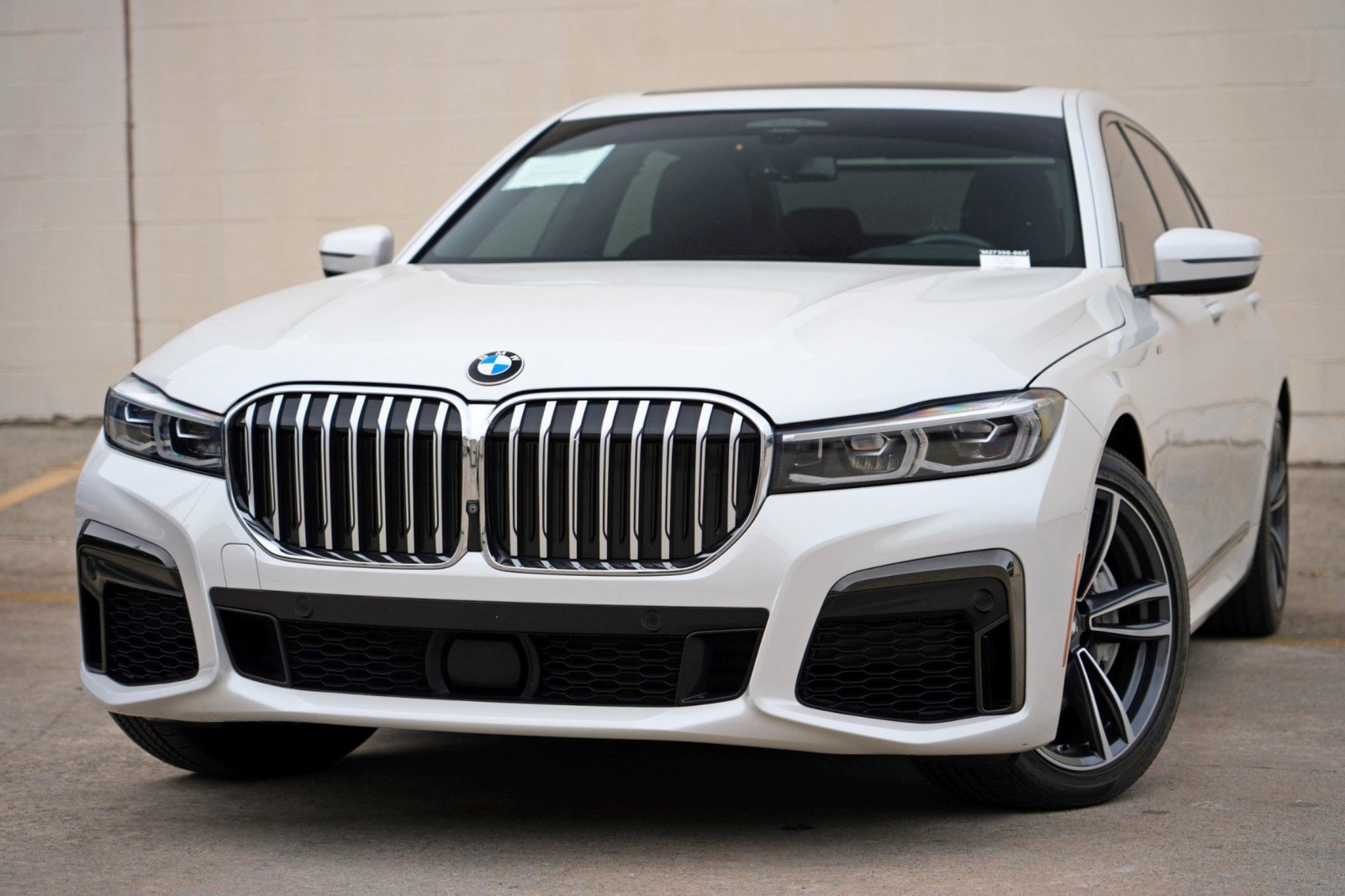 Used 2020 BMW 750i xDrive w/ Executive Package AWD/4WD image 3