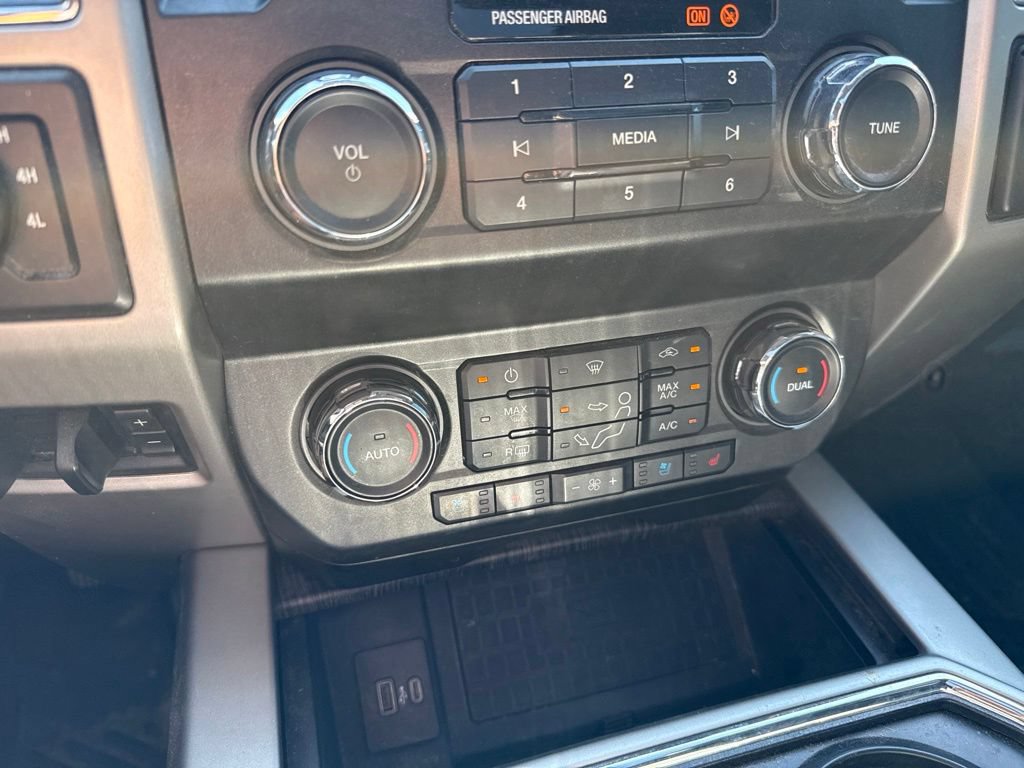 Used 2021 Ford F350 Lariat w/ Lariat Ultimate Package AWD/4WD image 16