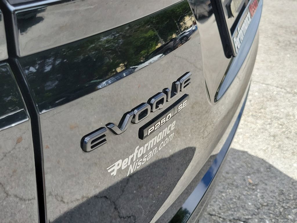 Used 2020 Land Rover Range Rover Evoque SE image 12