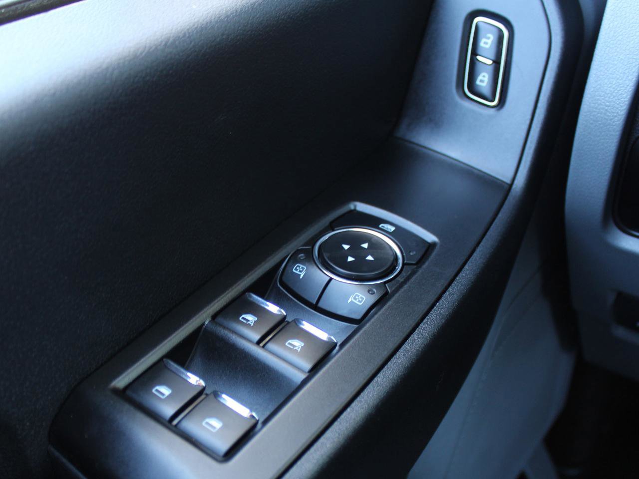 Used 2025 Ford F350 XL w/ XL Chrome Package image 35