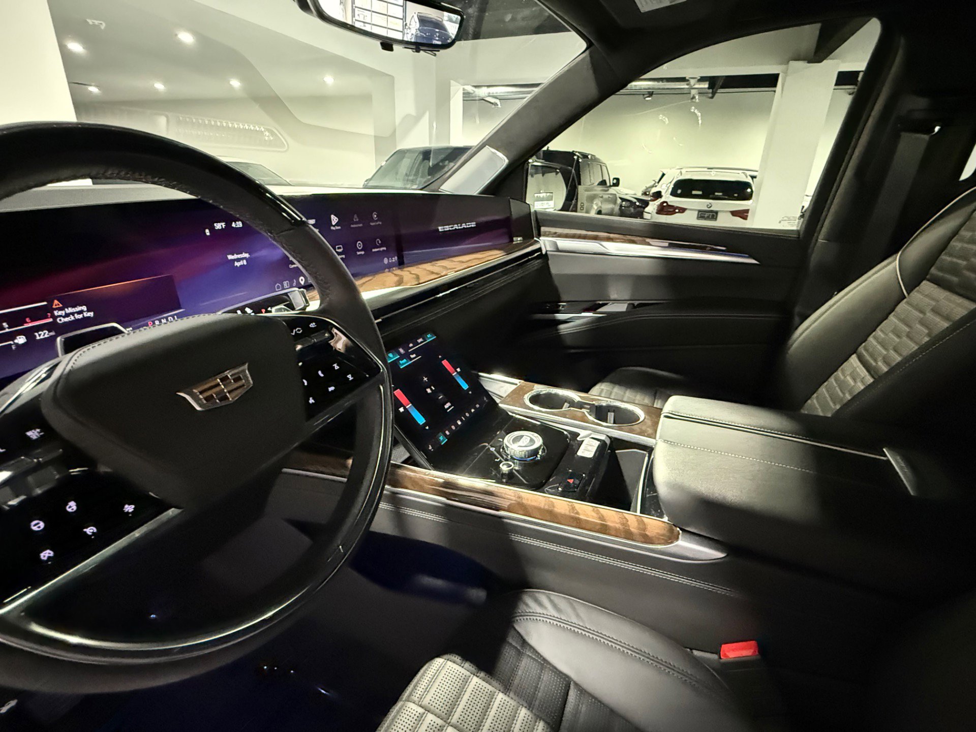 Used 2025 Cadillac Escalade Sport Platinum w/ LPO, ONYX Package image 29