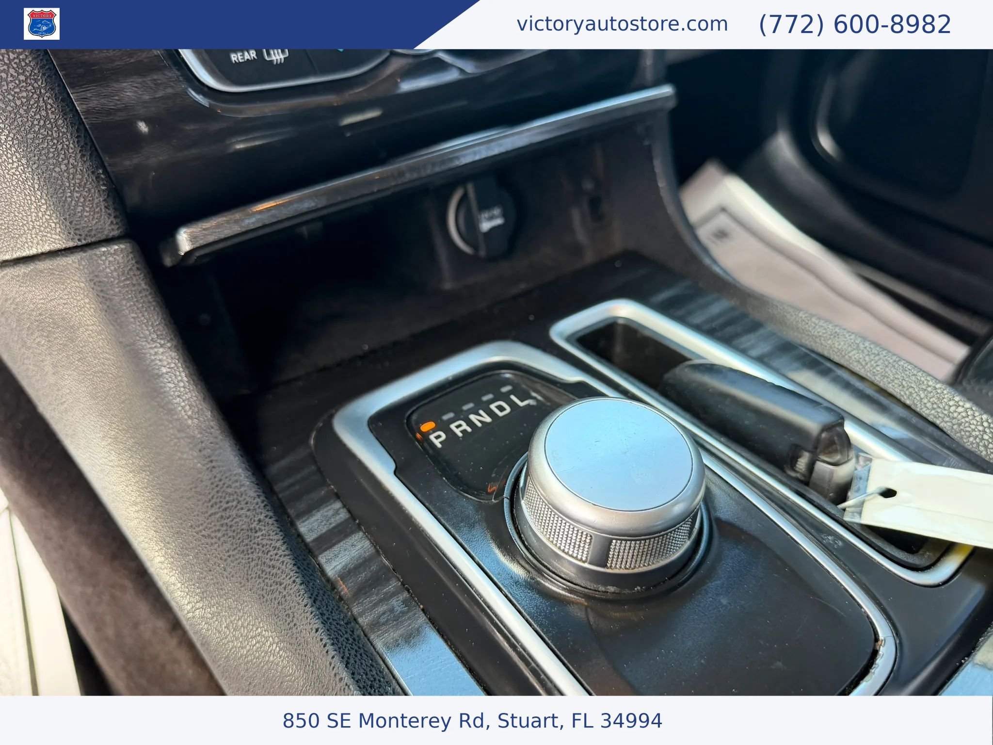 Used 2017 Chrysler 300 Limited AWD/4WD image 31