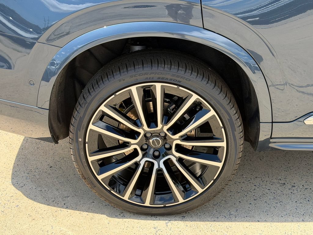 New 2026 Volvo XC90 B6 Plus w/ Protection Package Premier AWD/4WD image 6
