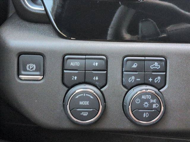 Used 2025 Chevrolet Silverado 1500 LTZ w/ LTZ Premium Package AWD/4WD image 17