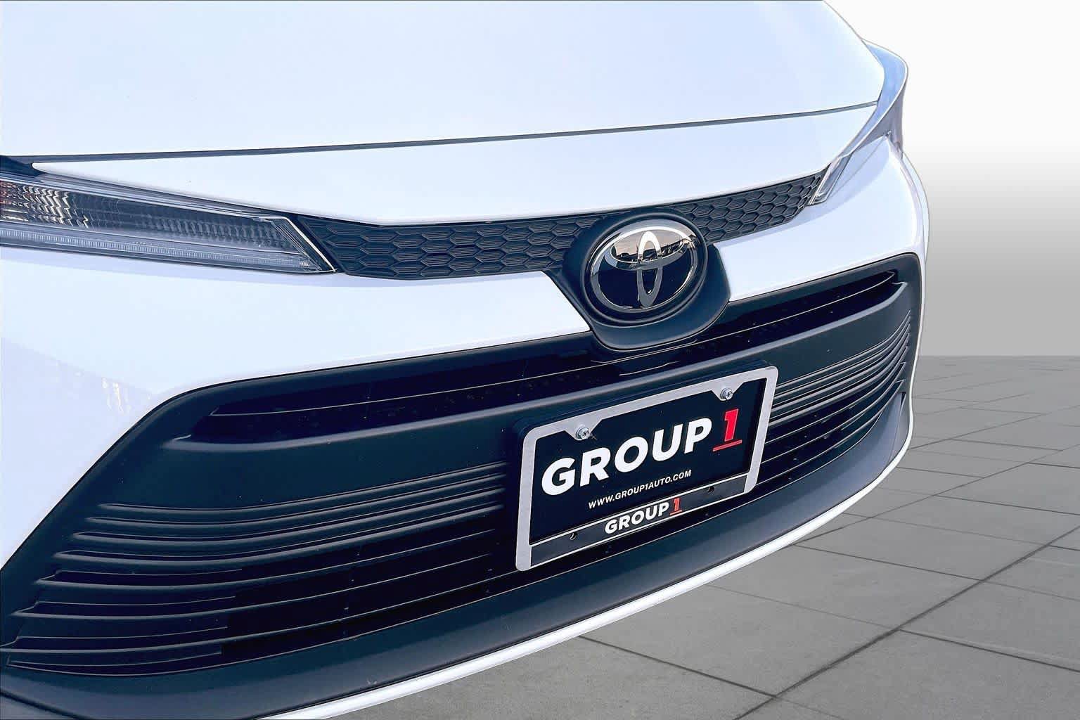 Used 2026 Toyota Corolla LE FWD image 30