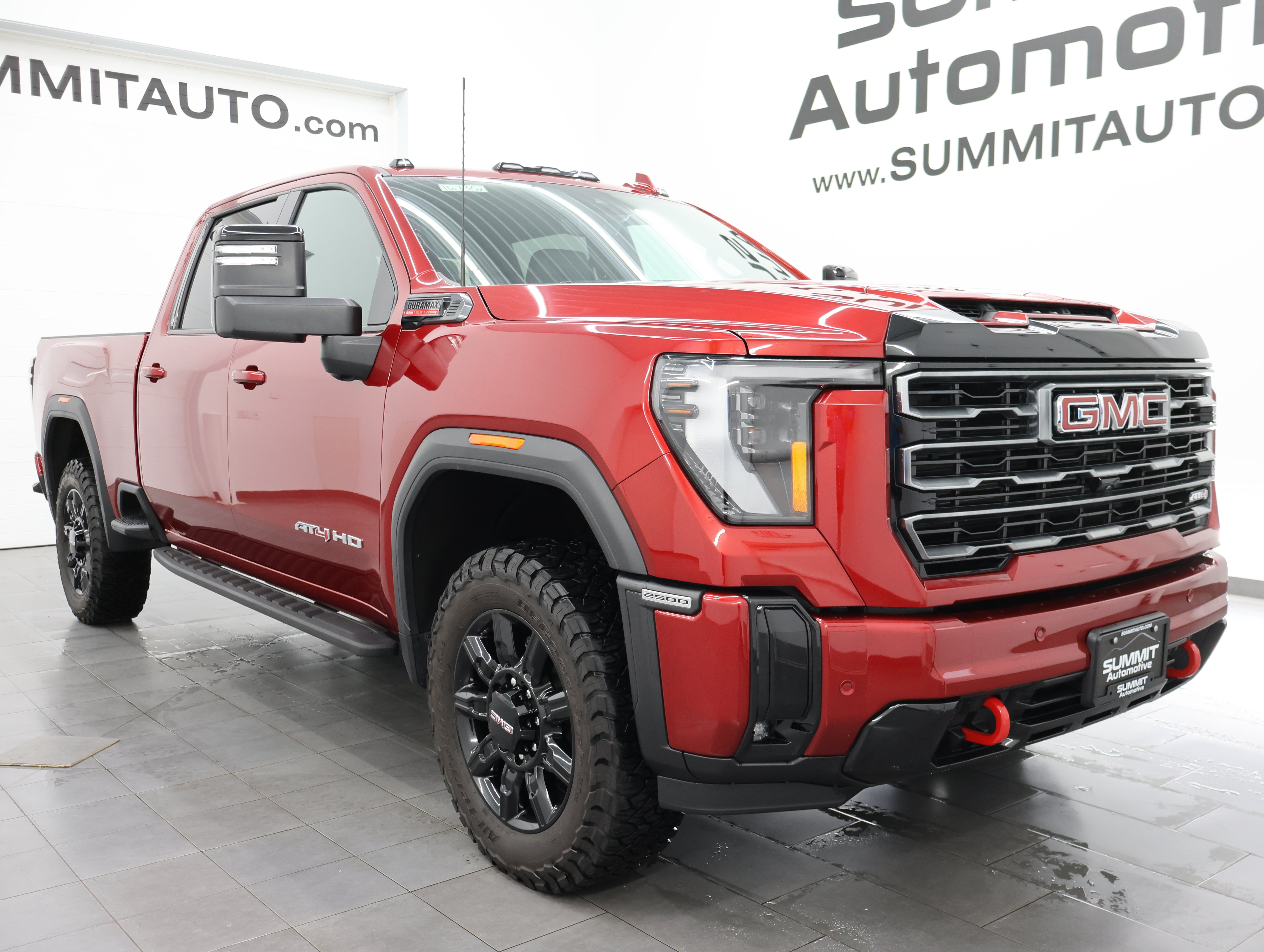 Used 2025 GMC Sierra 2500 AT4 w/ AT4 Premium Plus Package AWD/4WD image 2