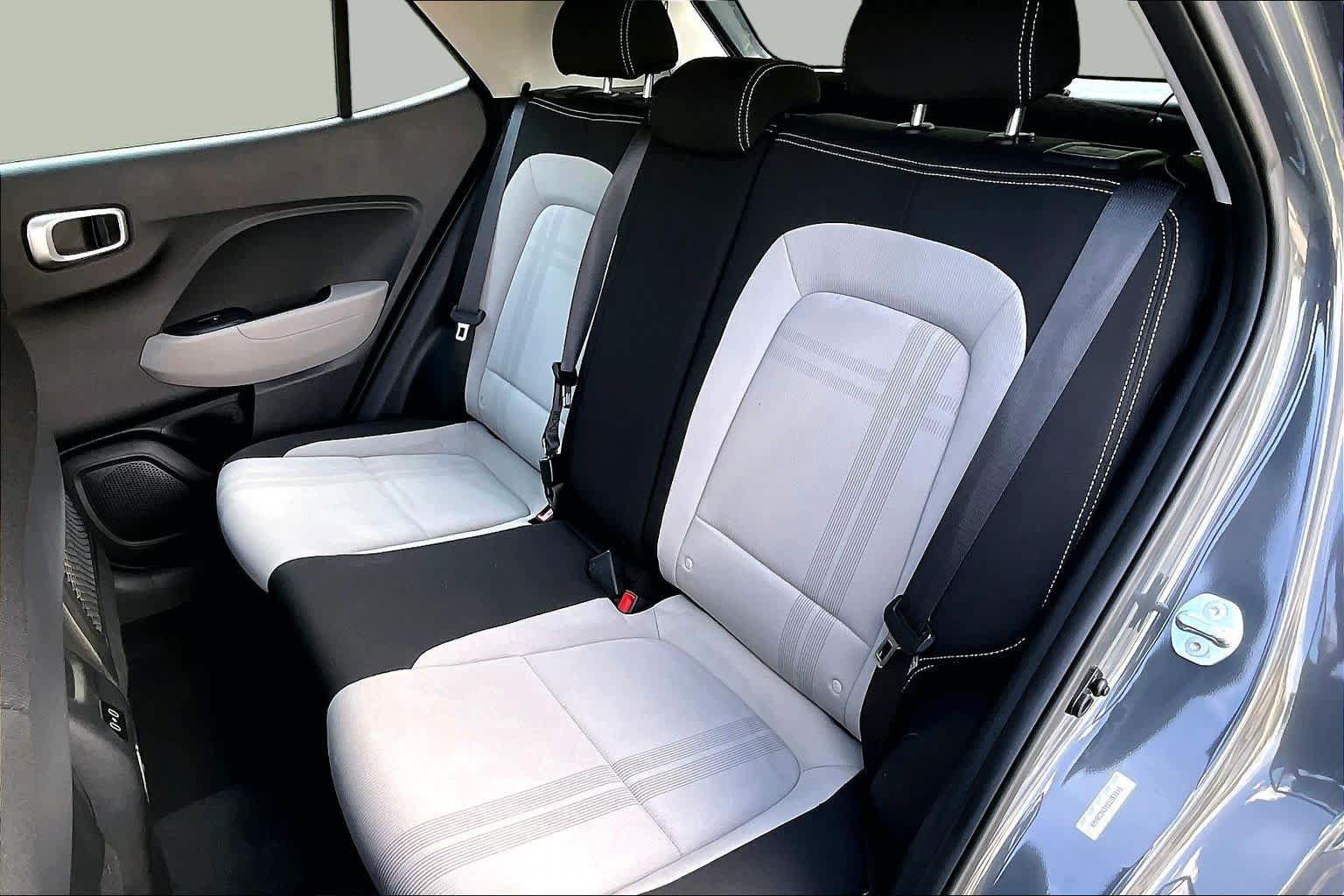 Used 2025 Hyundai Venue SEL FWD image 20