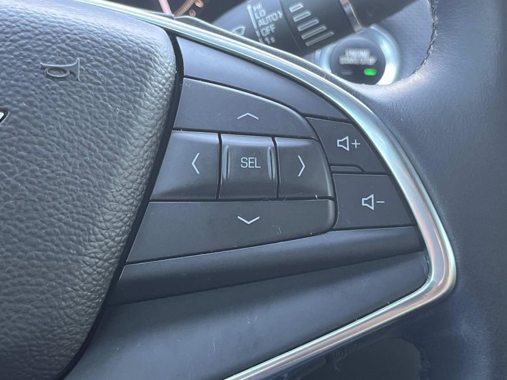 Used 2017 Cadillac XT5 Luxury image 31