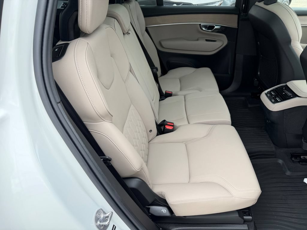 New 2026 Volvo XC90 B6 Plus w/ Protection Package Premier AWD/4WD image 11