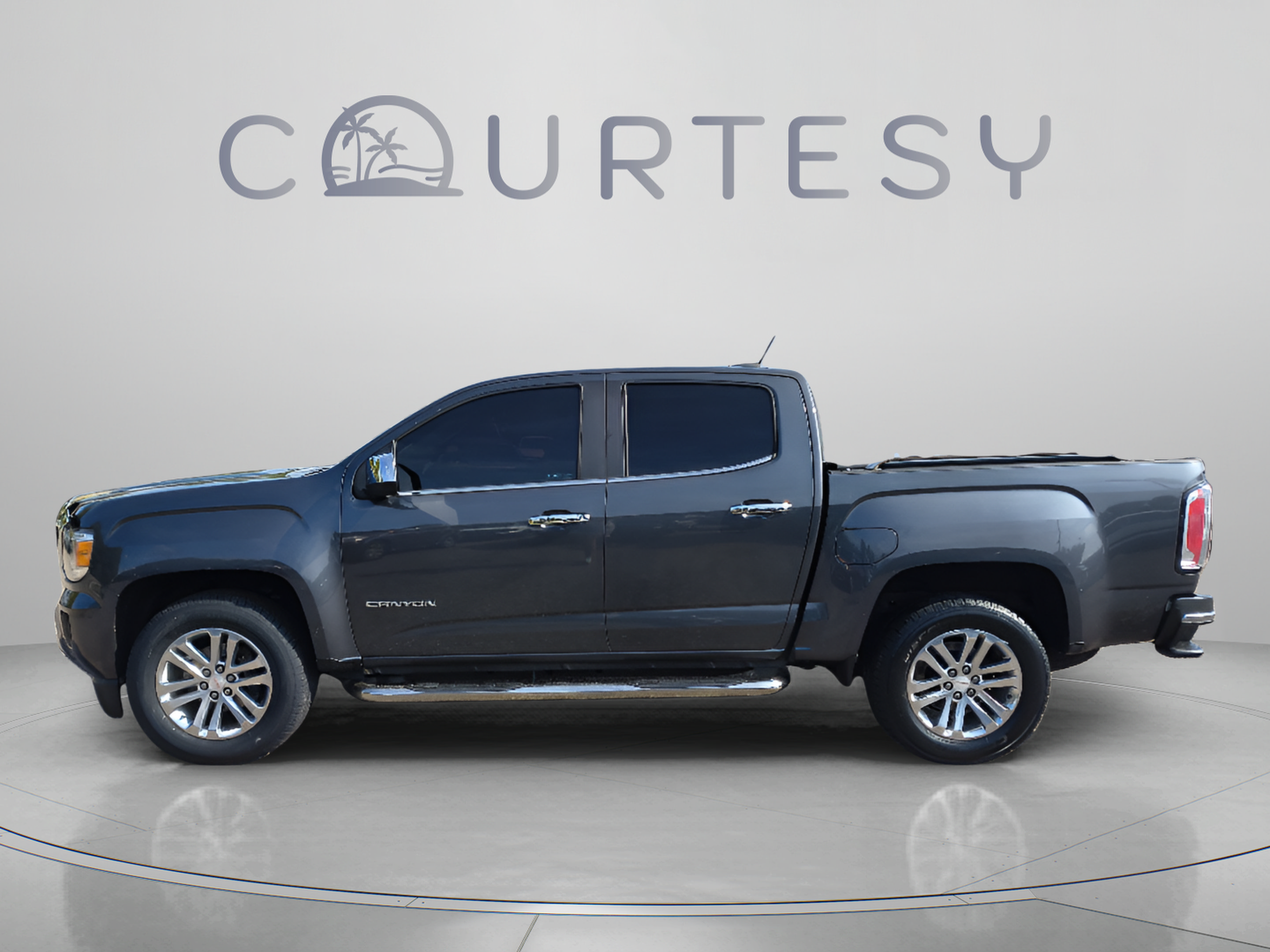 Used 2016 GMC Canyon SLT w/ Driver Alert Package RWD image 2