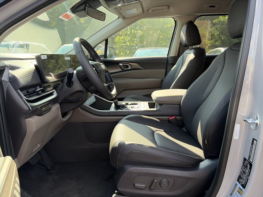 New 2027 Kia Carnival FWD image 14