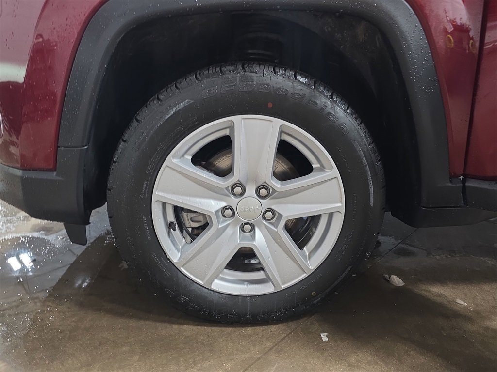 Used 2022 Jeep Compass Latitude w/ Convenience Group image 37