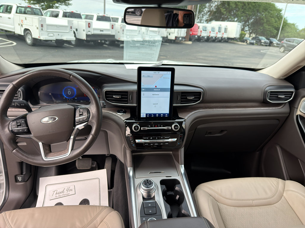 Used 2023 Ford Explorer Platinum w/ Technology Package AWD/4WD image 11