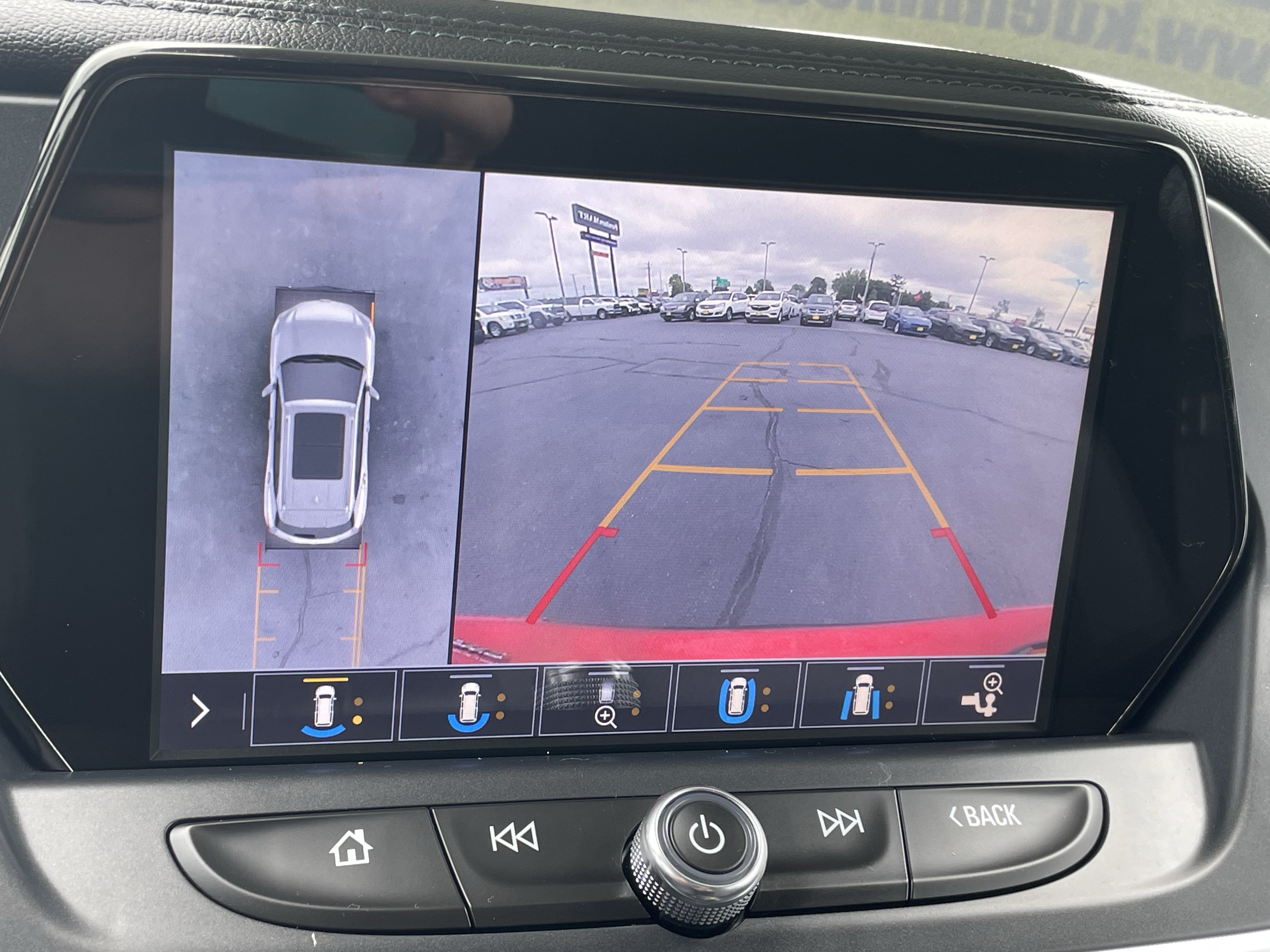 Used 2019 Chevrolet Blazer LT w/ Sun and Wheels Package AWD/4WD image 22