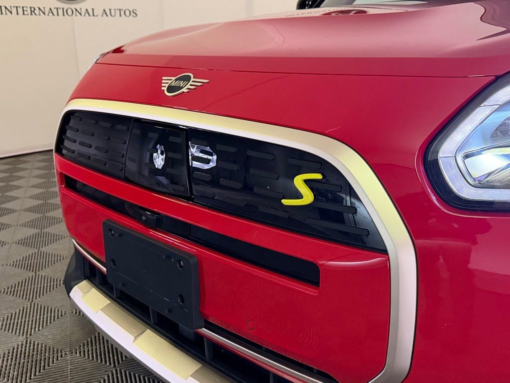 Used 2025 MINI Cooper Countryman SE w/ Comfort Package Max image 14