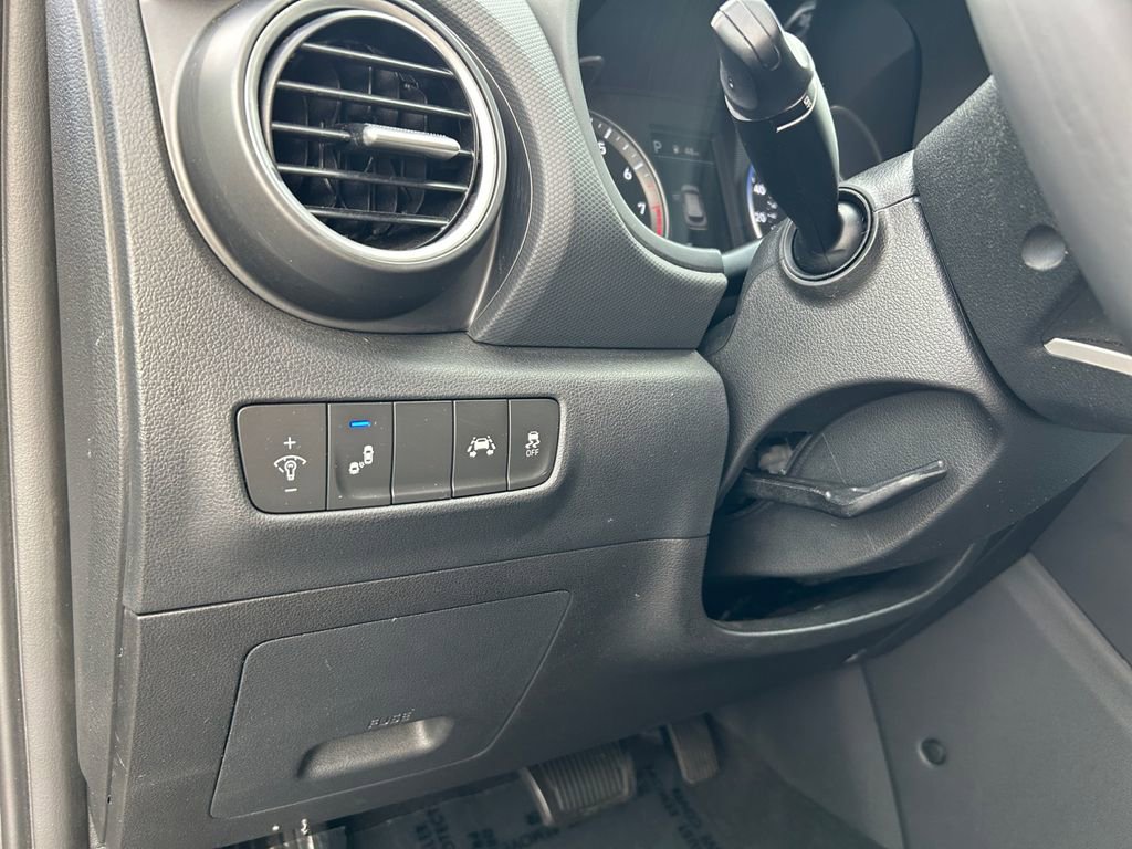 Certified 2021 Hyundai Kona SEL w/ Cargo Package image 21