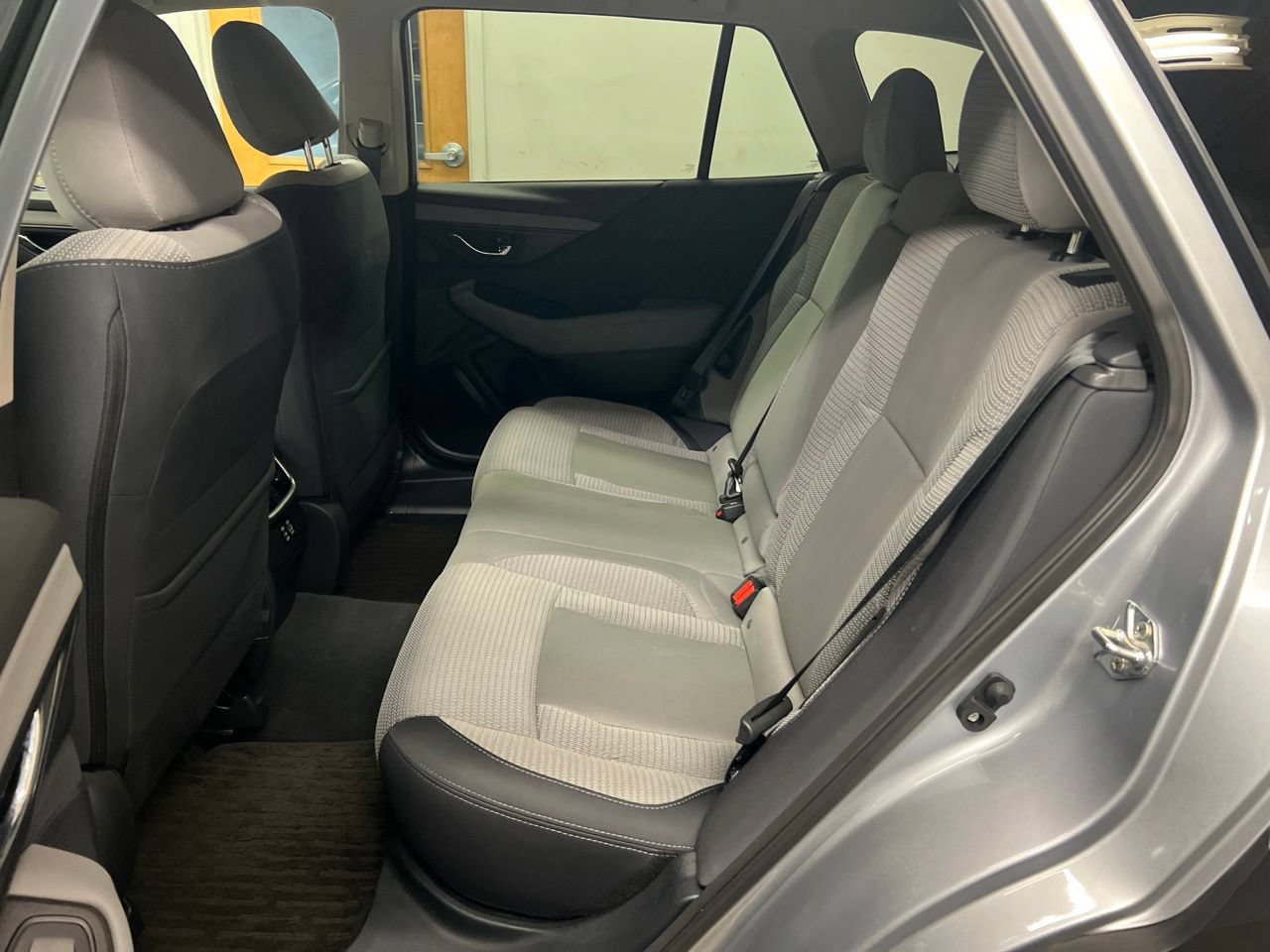 Used 2025 Subaru Outback Premium AWD/4WD image 13