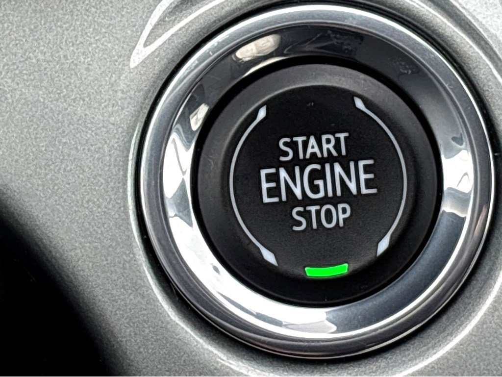 Used 2025 Chevrolet Trax LT FWD image 5