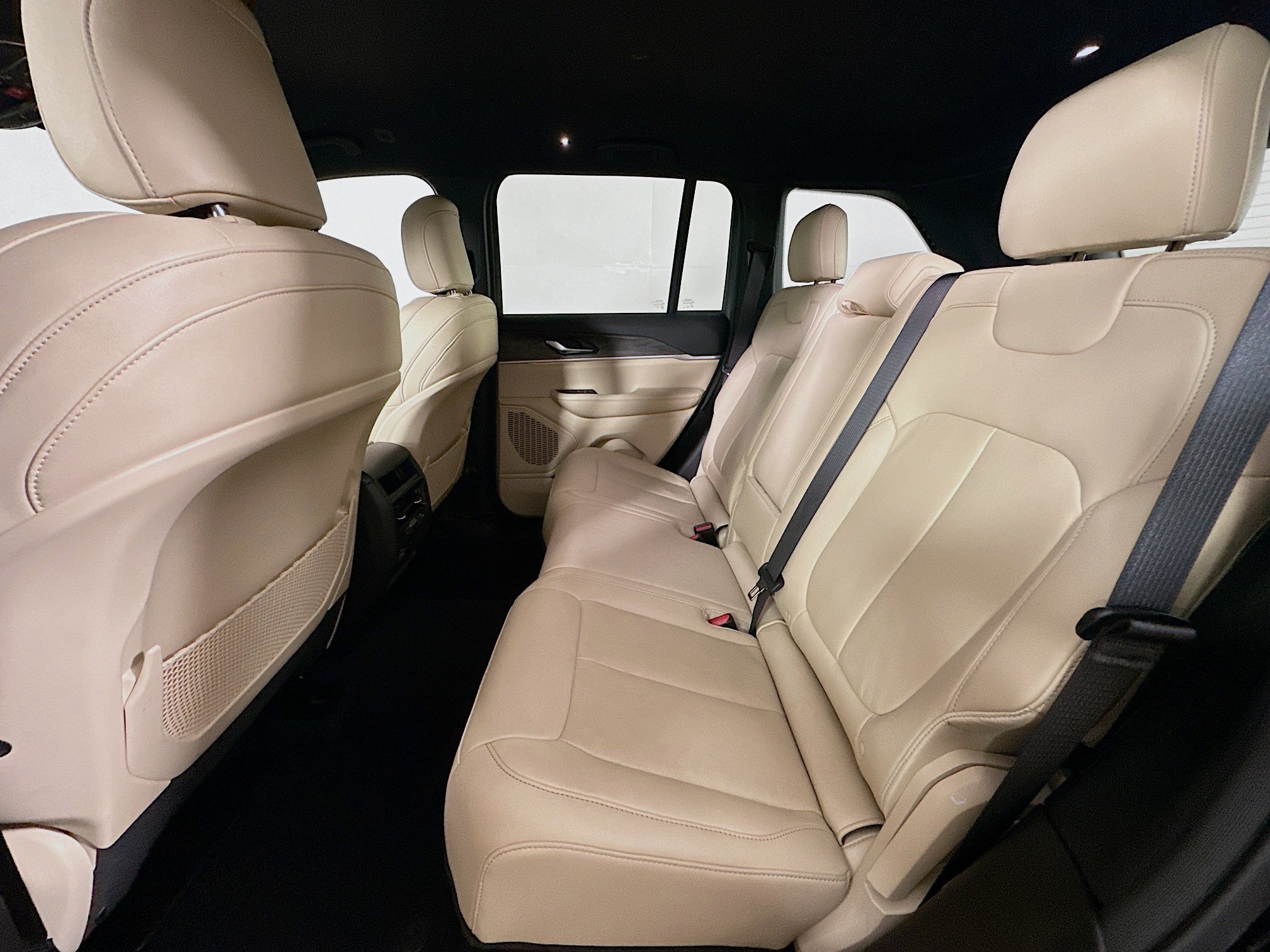 Used 2023 Jeep Grand Cherokee Limited AWD/4WD image 27