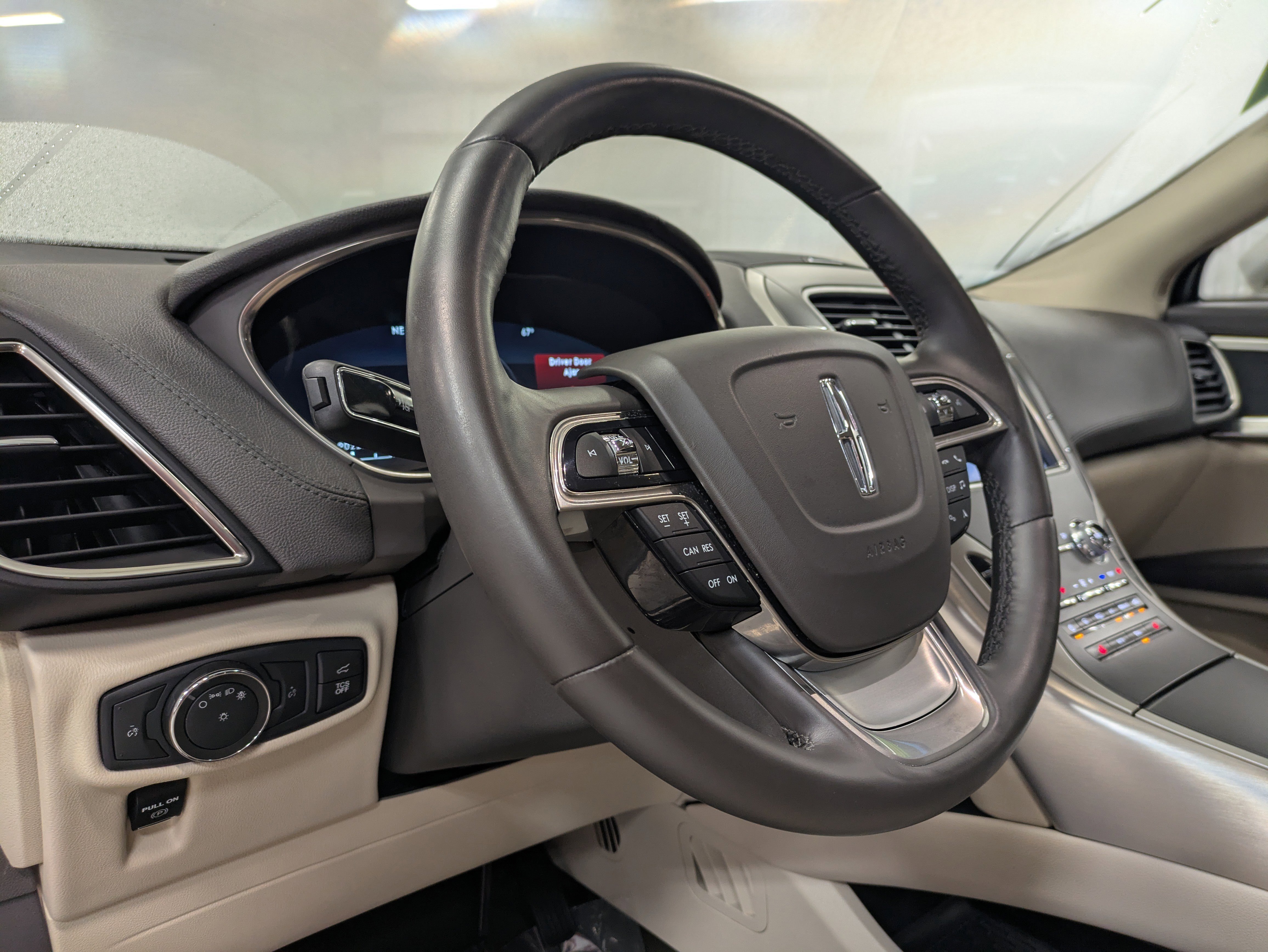 Used 2020 Lincoln Nautilus FWD w/ Equipment Group 101A image 29