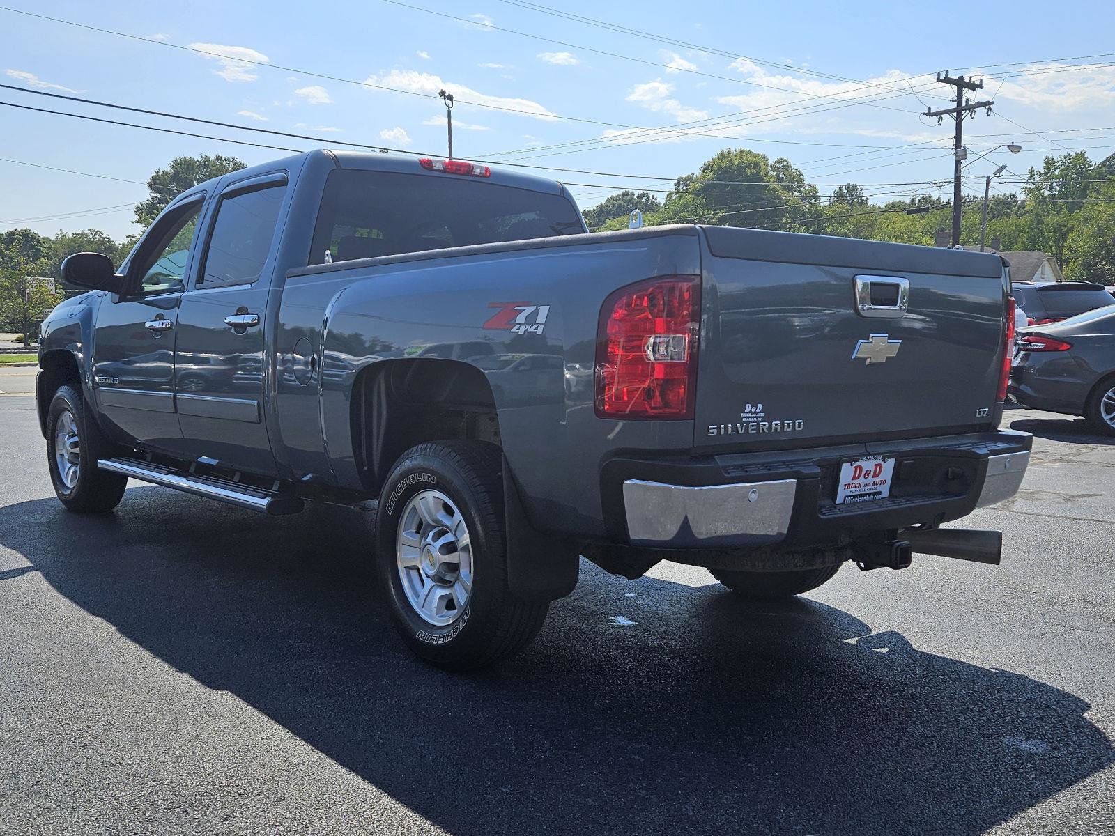 Used 2008 Chevrolet Silverado 2500 LTZ w/ Safety Package AWD/4WD image 3
