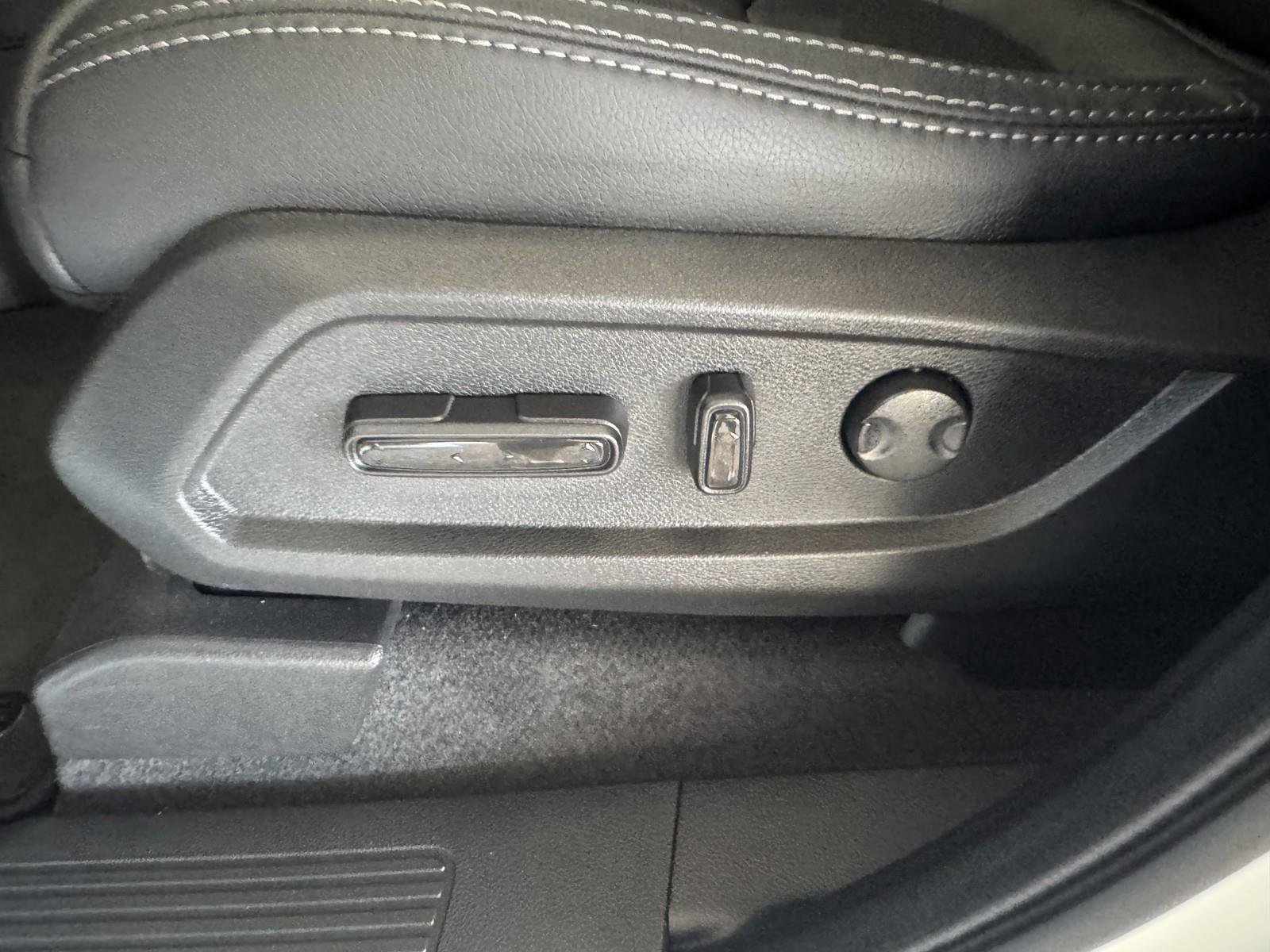 Used 2025 Honda Pilot Touring image 26