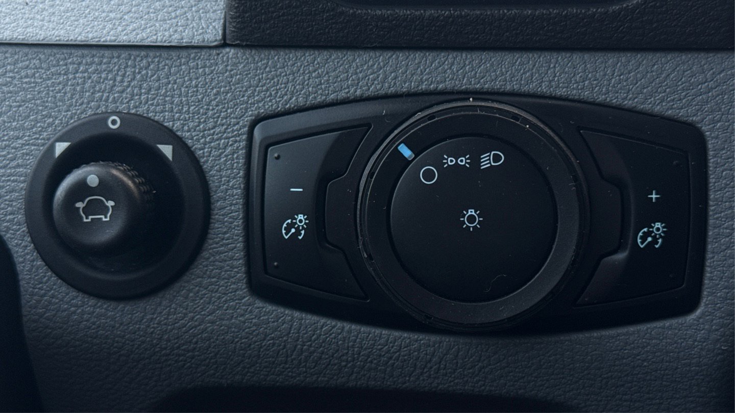 Used 2017 Ford Transit 350 XL image 32