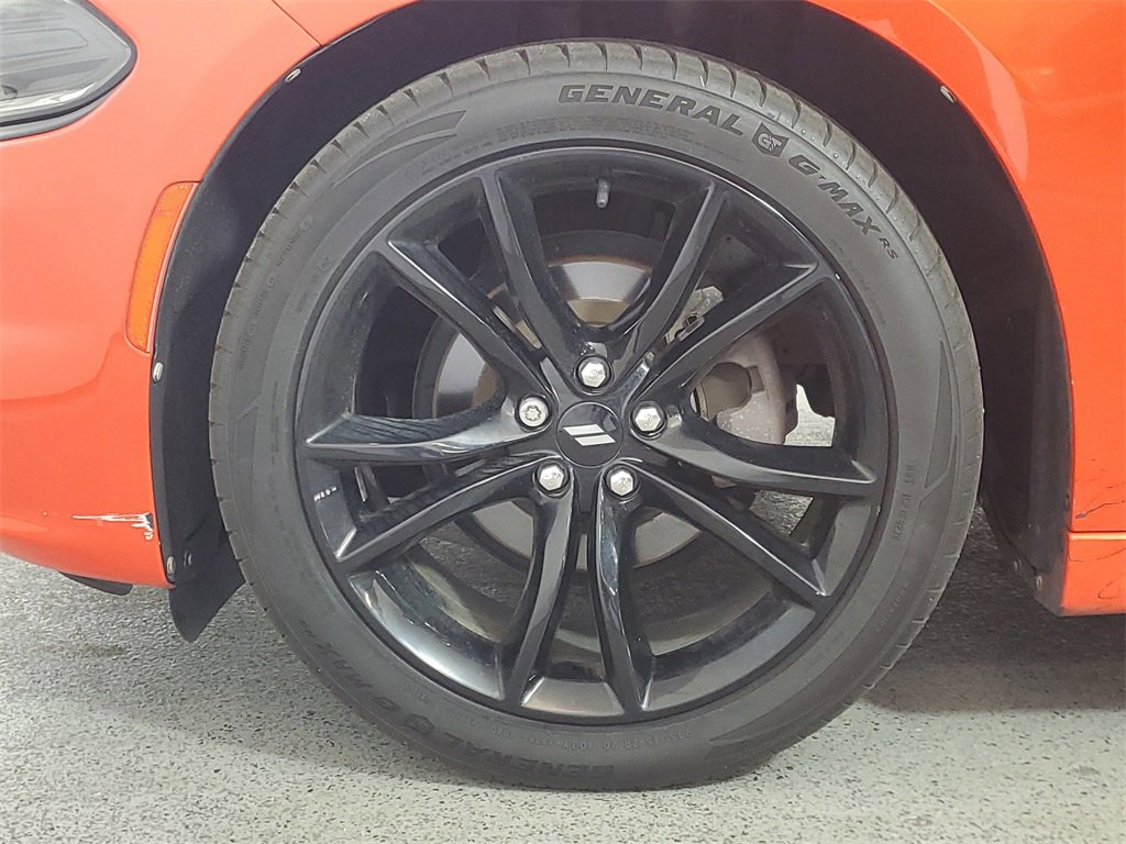 Used 2017 Dodge Charger SE w/ Blacktop Package image 8