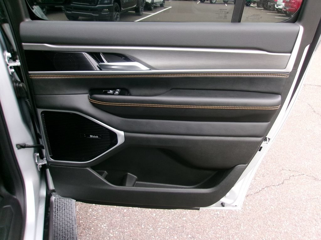 New 2026 Jeep Grand Wagoneer L 4WD image 8