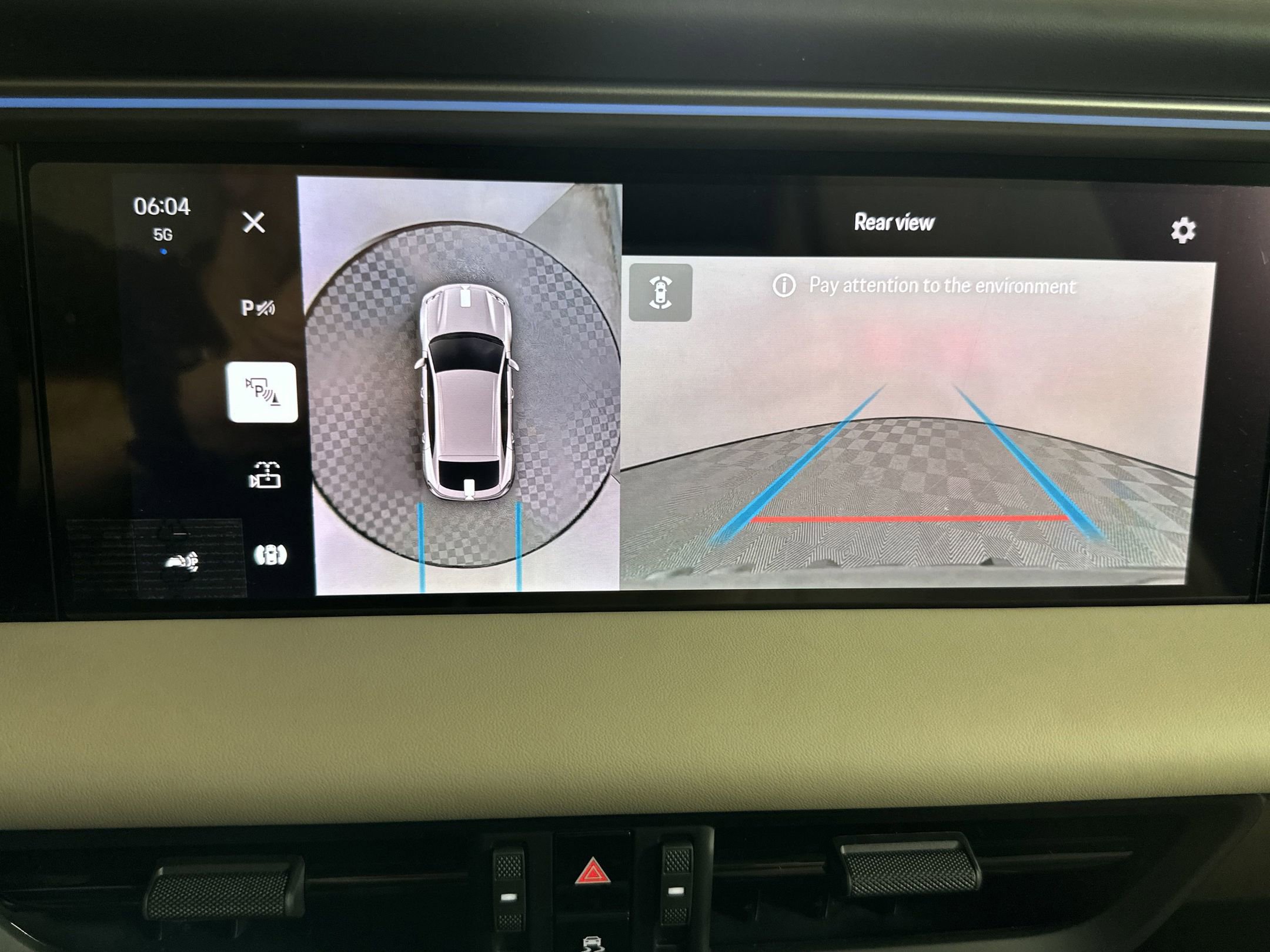 Used 2025 Porsche Macan 4 Electric image 29