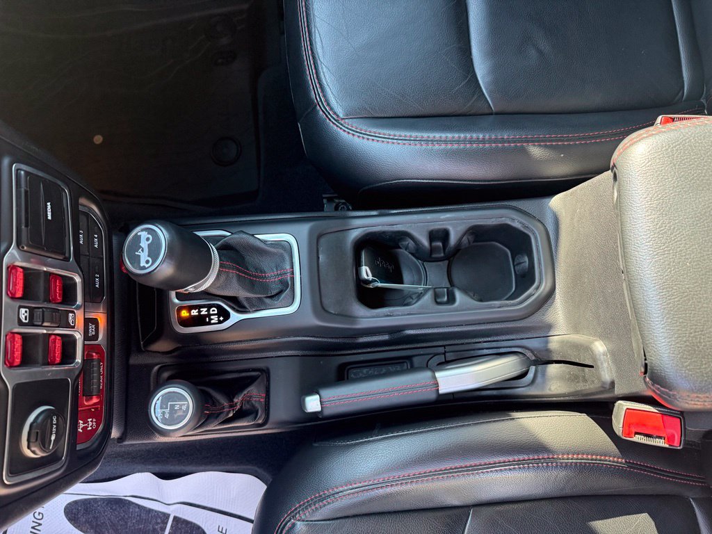 Used 2018 Jeep Wrangler Unlimited Rubicon w/ Dual Top Group AWD/4WD image 39