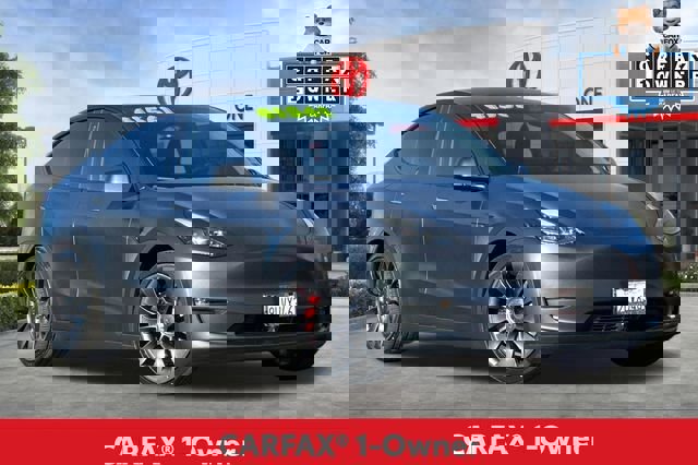Used 2024 Tesla Model Y Performance image 2