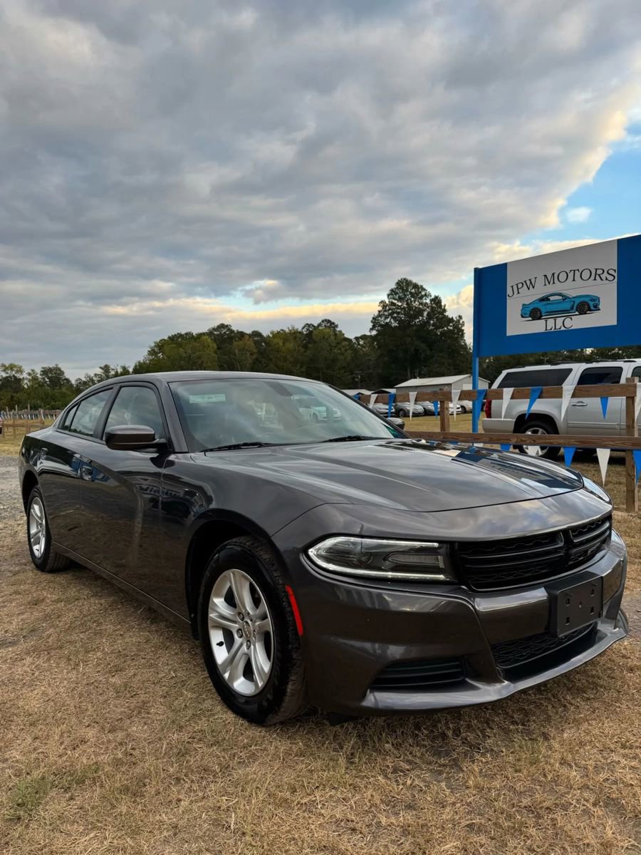Used 2021 Dodge Charger SXT w/ Leather Interior Group image 2