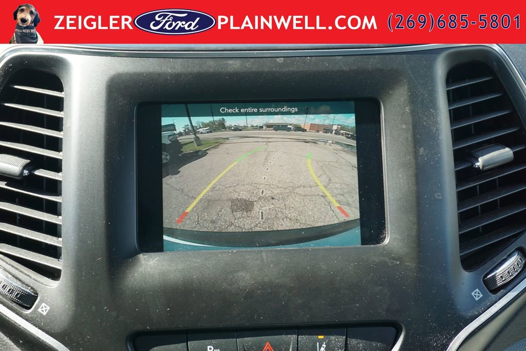 Used 2021 Jeep Cherokee Latitude Plus AWD/4WD image 18