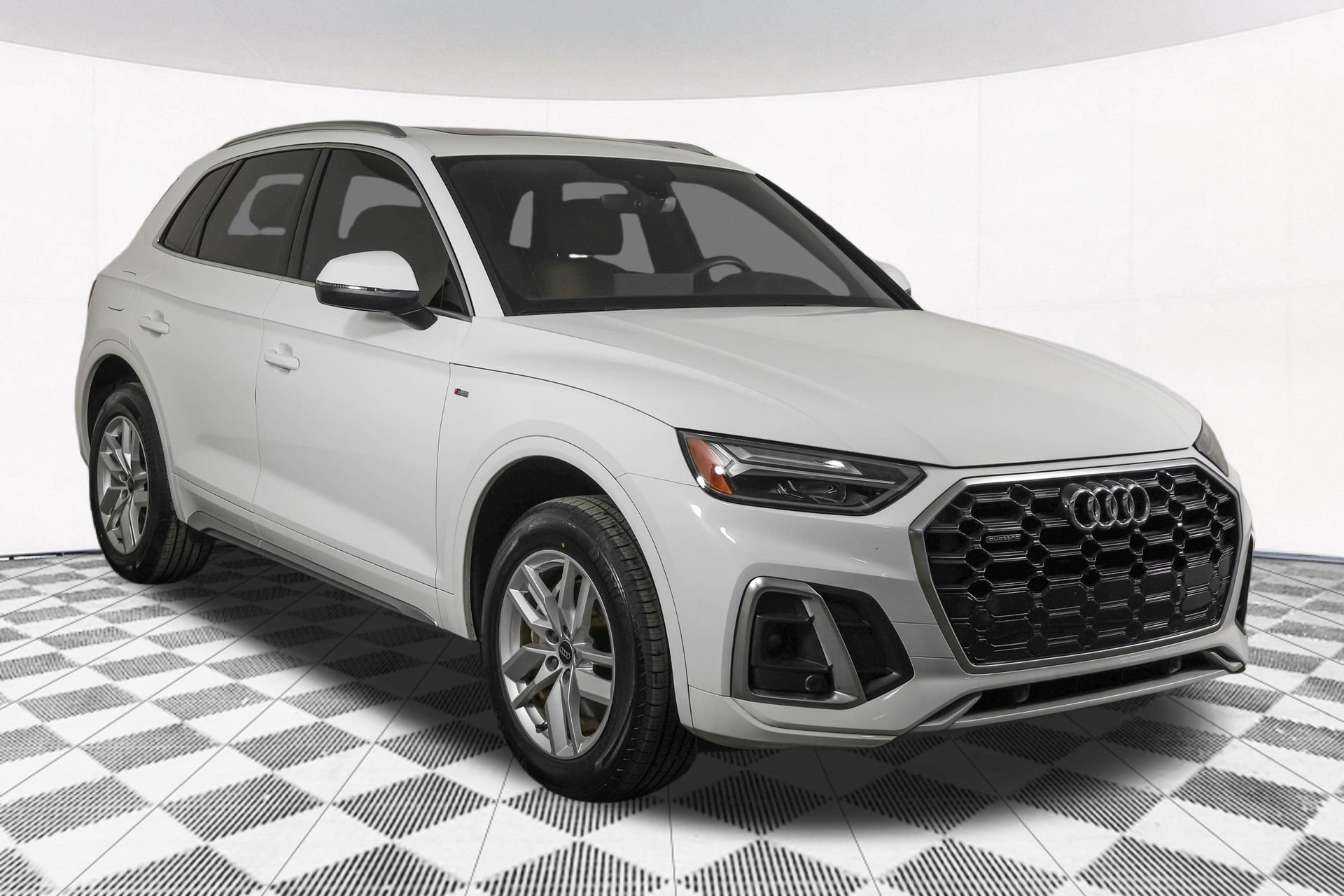 Used 2023 Audi Q5 2.0T Premium w/ Convenience Package AWD/4WD image 11