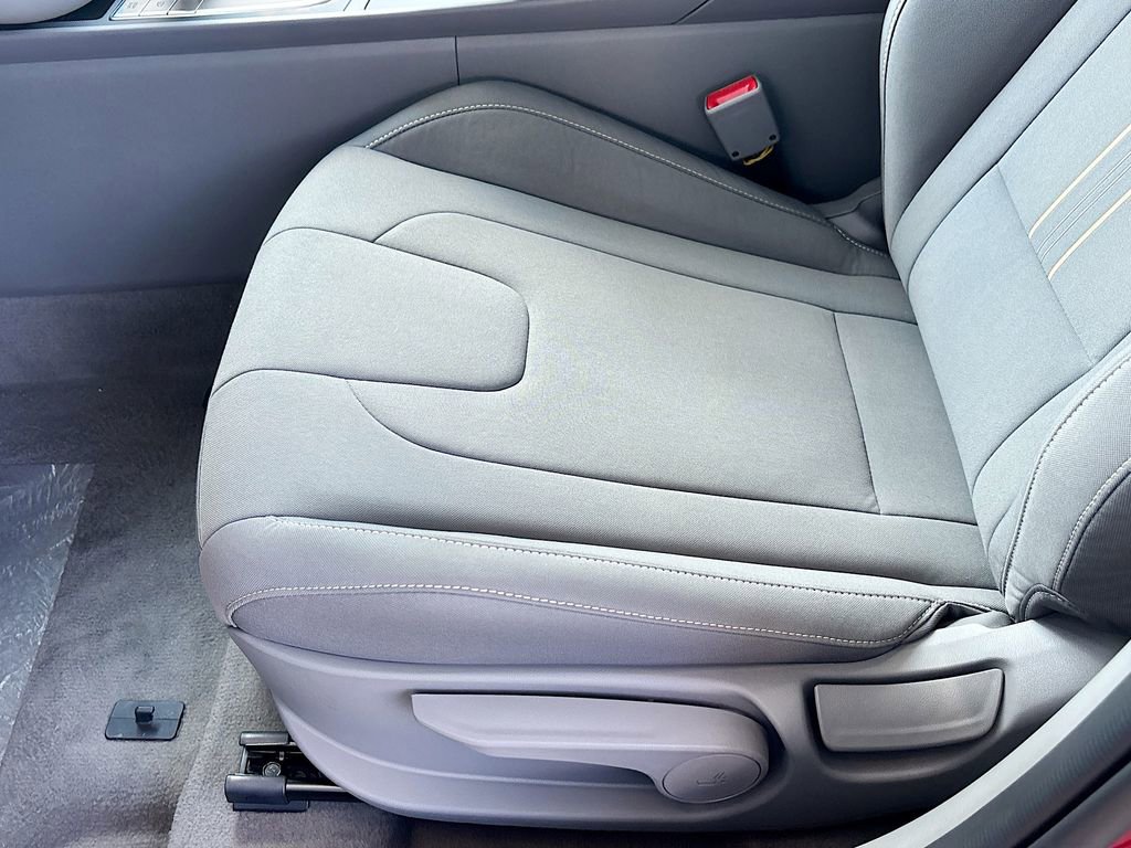 New 2025 Hyundai Elantra Sport image 18