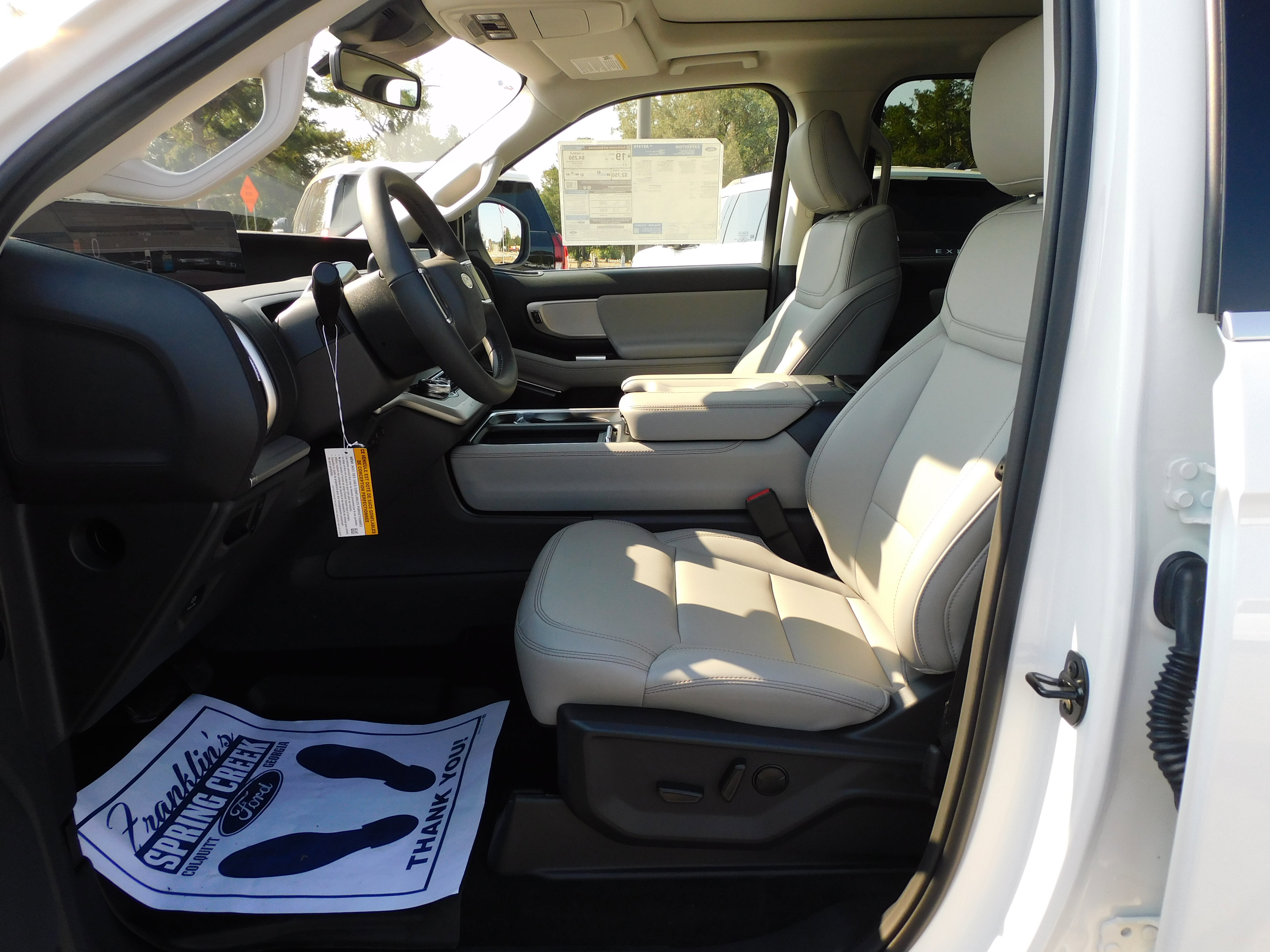 New 2025 Ford Expedition Active image 11
