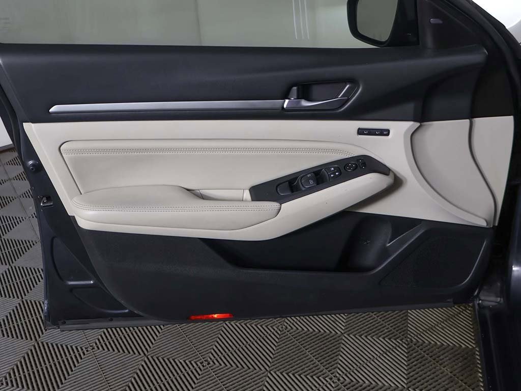 Used 2019 Nissan Altima 2.5 Platinum image 25