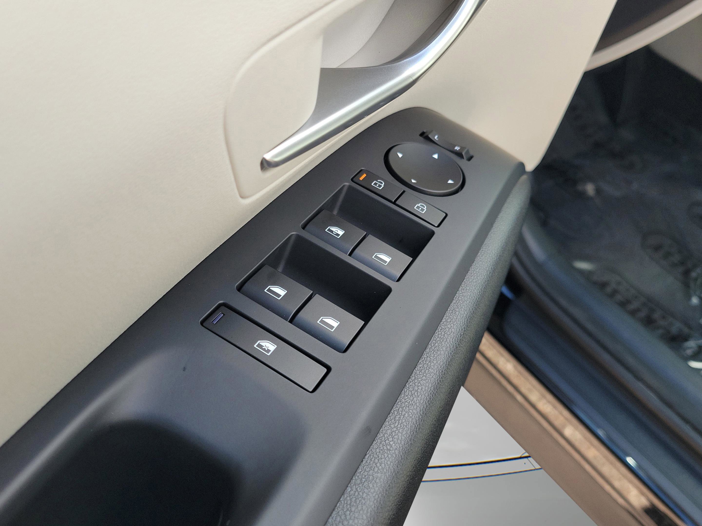 New 2026 Hyundai Tucson Blue SE image 31