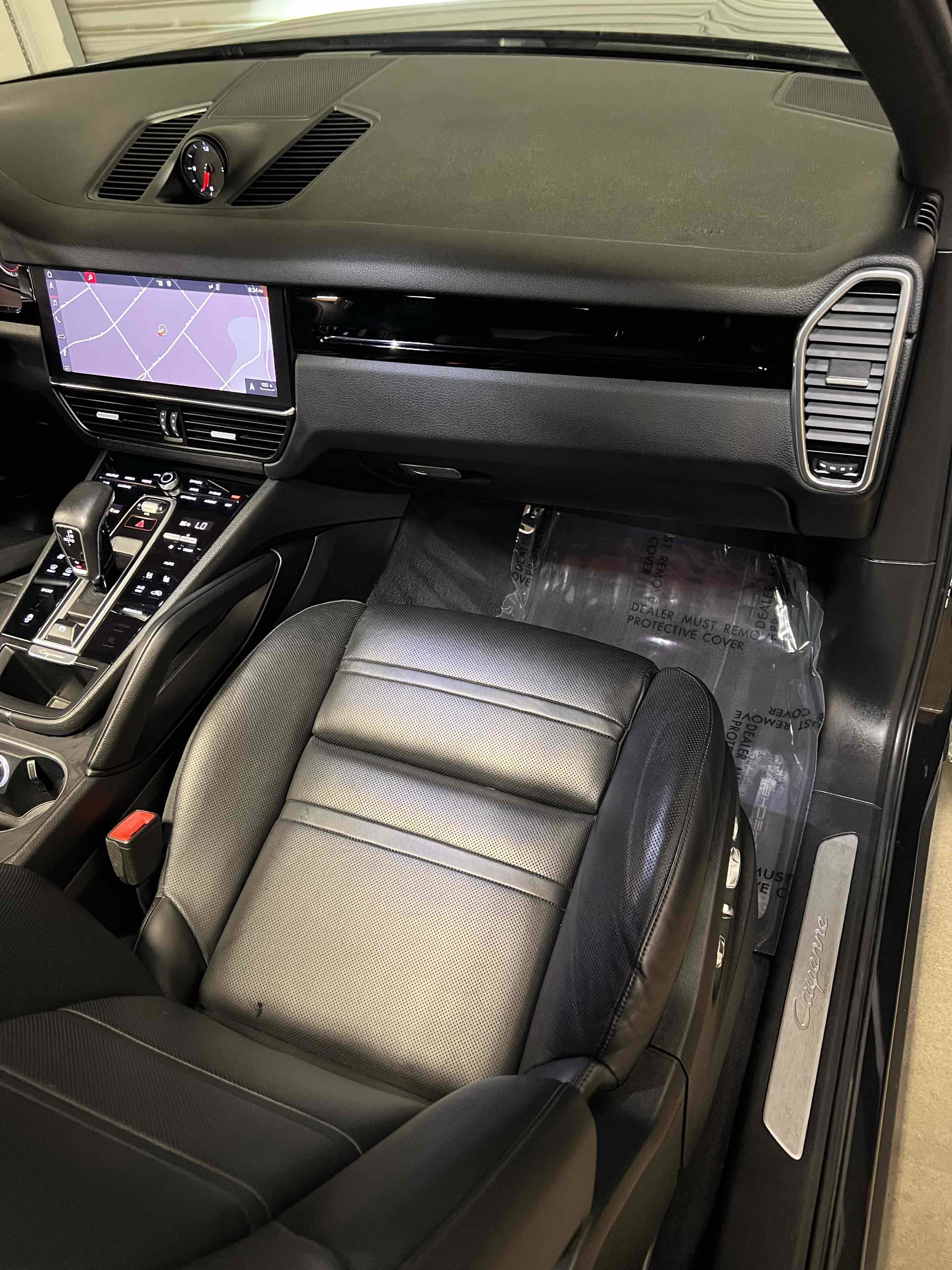 Used 2019 Porsche Cayenne w/ Premium Package AWD/4WD image 25