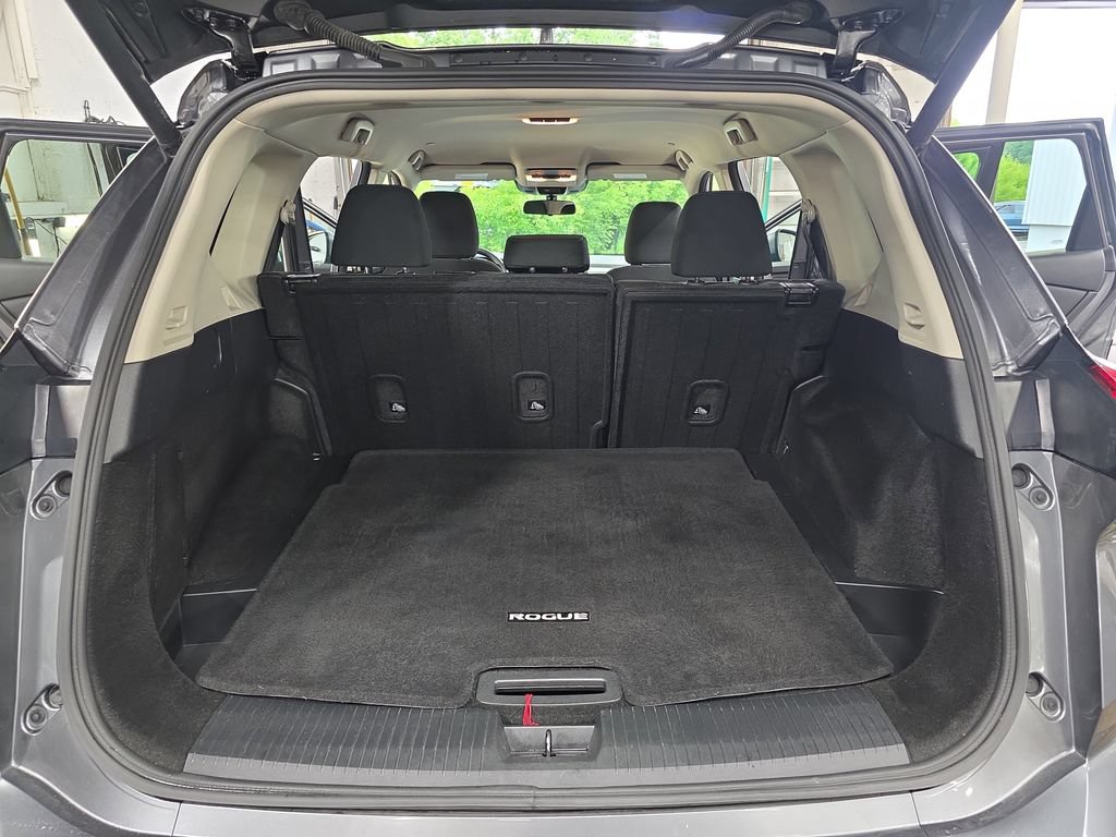 Used 2024 Nissan Rogue SV AWD/4WD image 12