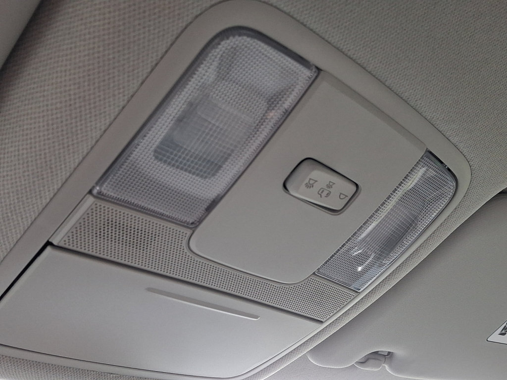 Used 2025 Kia Soul LX w/ LX Technology Package FWD image 34